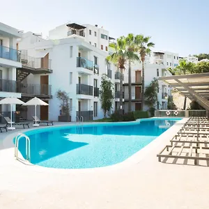 Queen By Important Group Travel Lägenhetshotell Bodrum