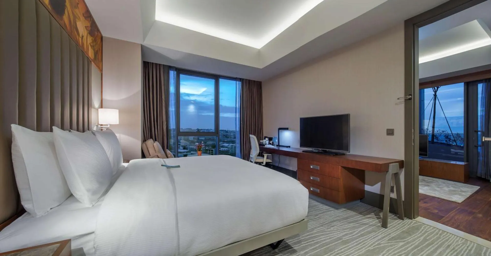 Hilton Garden Inn Istanbul Atatuerk Airport 4*,